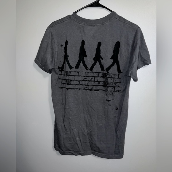 The Beatles Abbey Road T-Shirt - Picture 2 of 3